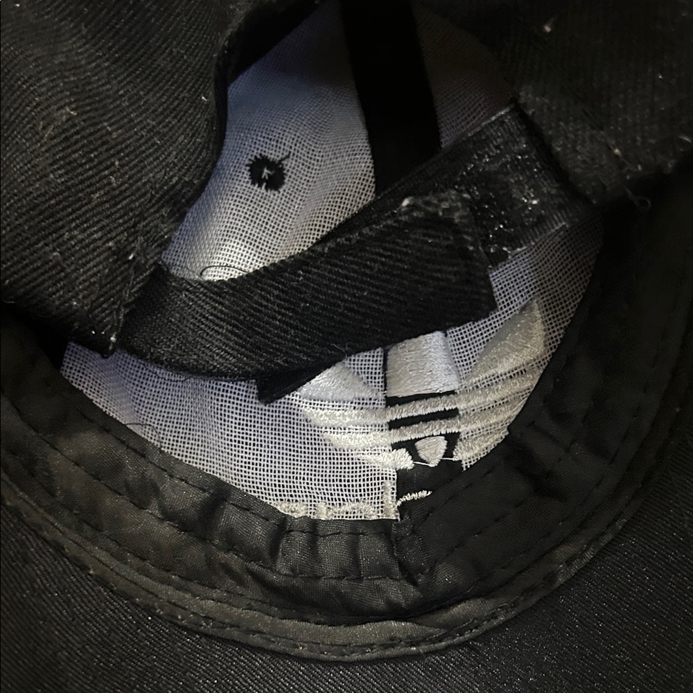 Adidas Classic Black and White Cap - Picture 3 of 3